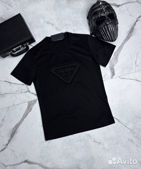 Футболка Prada