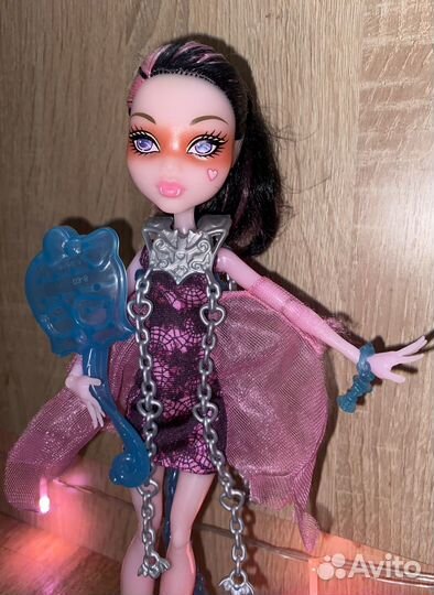 Кукла Монстер Хай Дракулаура