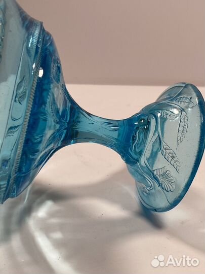 Ваза на ножке. Купоросное стекло. 19 век. Урановое