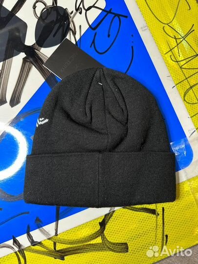 Зимняя шапка Arcteryx с подкатом