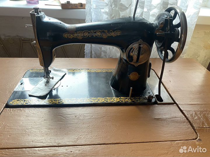 Швейная машинка пмз им. Калинина чугунная станина