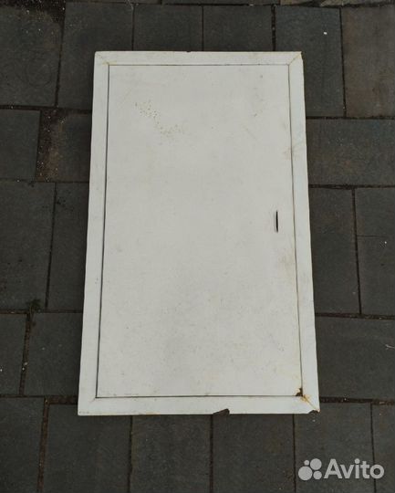 Люк-дверца ревизионная с ручкой