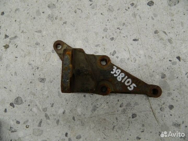 Кронштейн двигателя правый Toyota Avensis T250 200