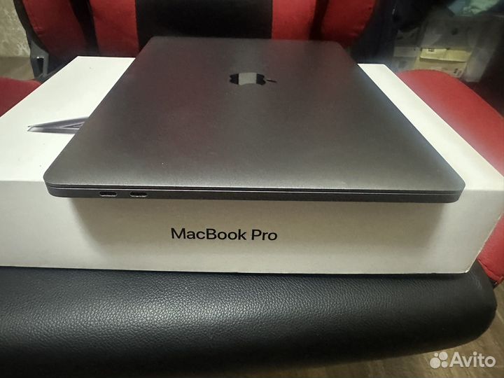 Macbook pro 13 2019 (2,4) I5/8/256 space gray