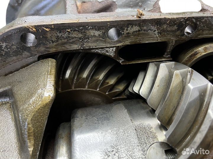 Редуктор среднего моста HD7