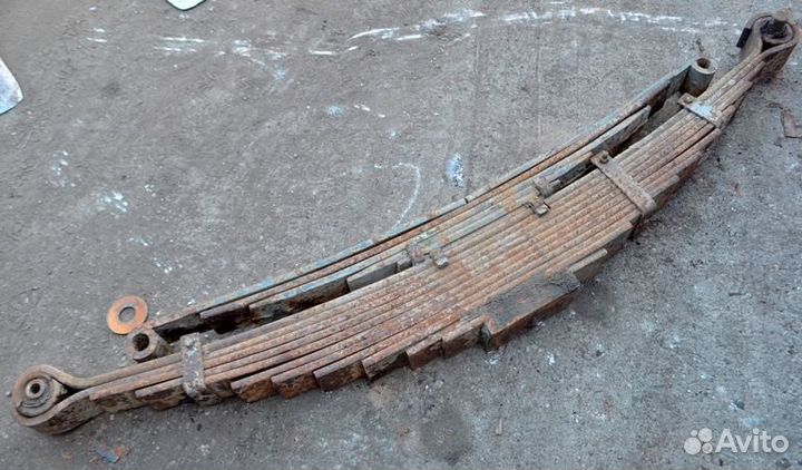 Рессора ведущего моста, левая iveco Trakker (01.04