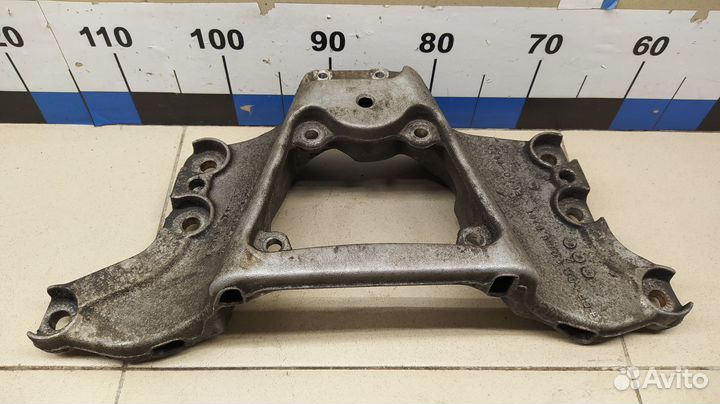 Кронштейн кпп A6 C6,4F 2005-2011