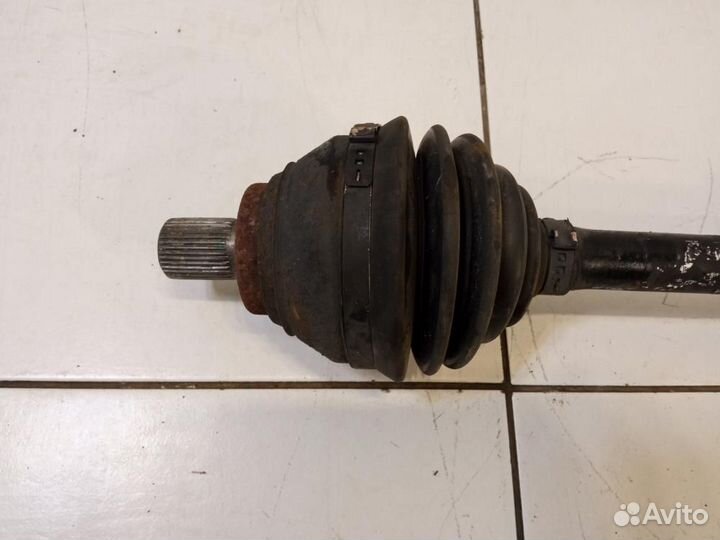 Привод передний левый Audi Q3 8UB