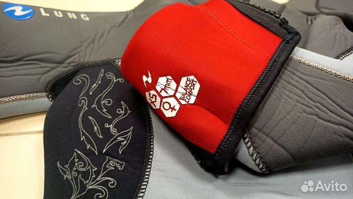 Гидрокостюм, шлем, майка, перчатки, боты