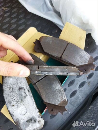 Тормозные колодки передние на а/м Лексус NX200t