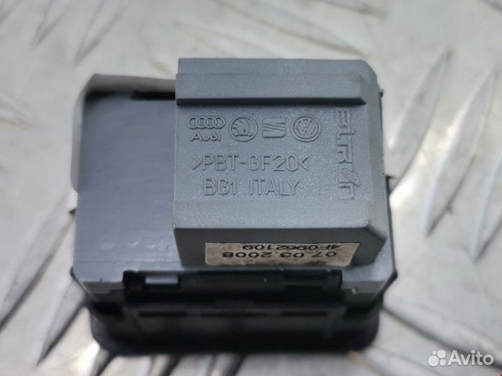 Блок кнопок для Audi A6 C6 4E0962109