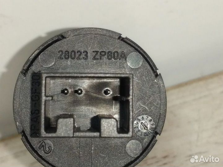 Разъем аудиосистемы передний Nissan Note E11