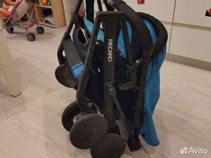 Прогулочная коляска recaro easylife