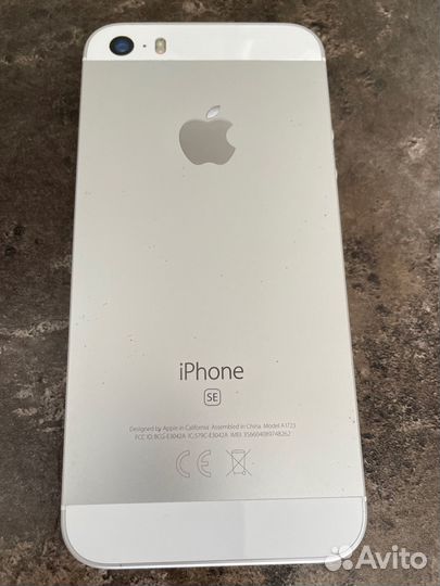 Телефон iPhone se