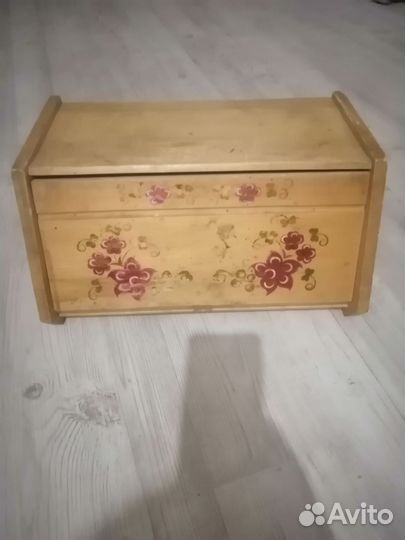 Хлебница деревянная