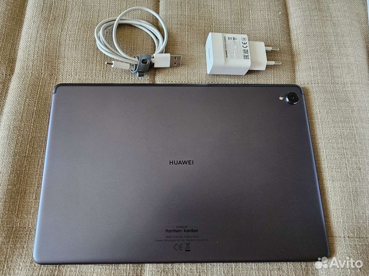 Планшет Huawei M6