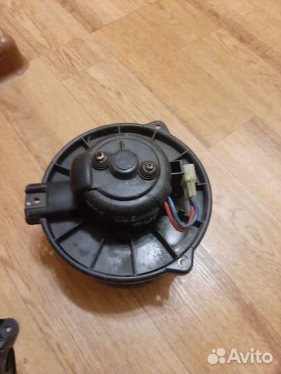 Моторчик печки на mitsubishi galant 1999г
