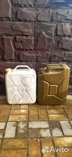 Железные канистры 20л