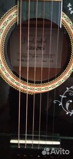 Акустическая гитара