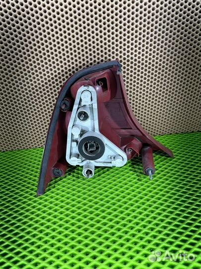 Задний фонарь правый Ford Focus 1