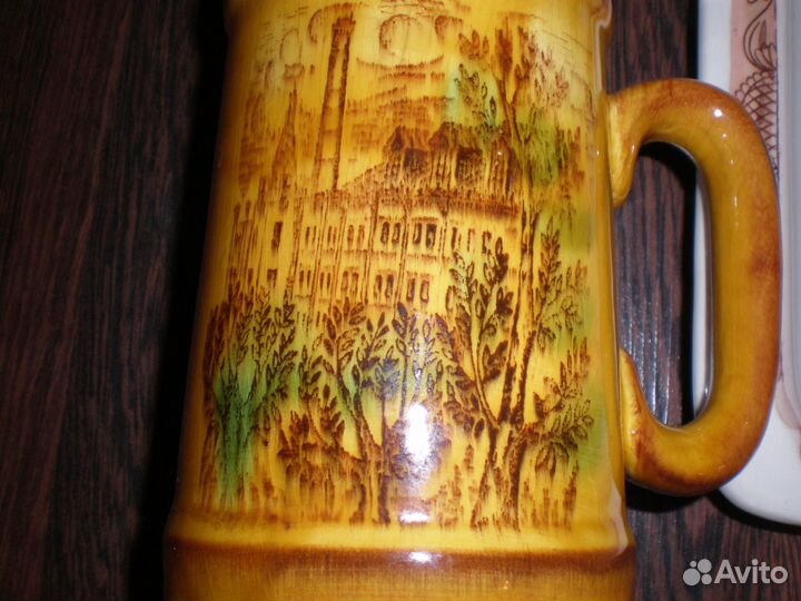 Пара старинных пивных кружек 