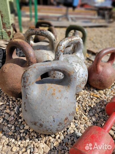 Гиря 32 кг, 24 кг