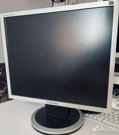 Монитор Samsung SyngMaster 940 N