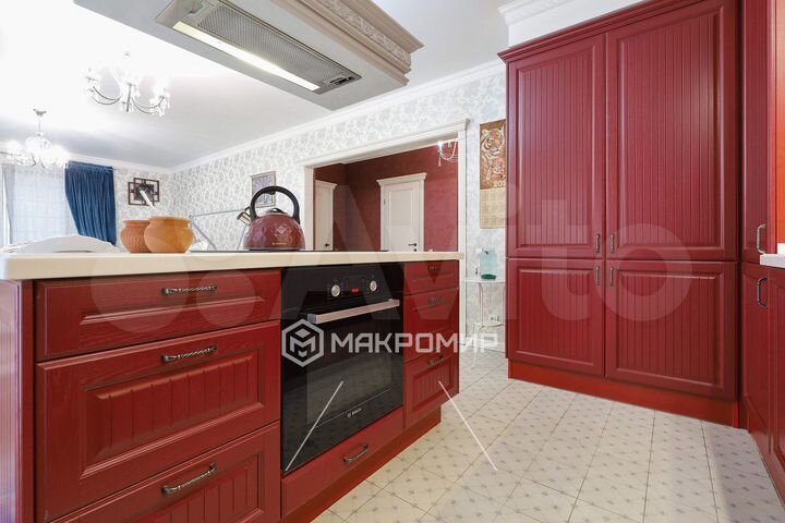 3-к. квартира, 111 м², 3/12 эт.