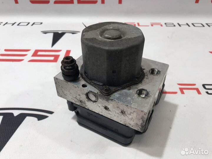 Блок ABS Tesla Model S 2015 6006363-00-C