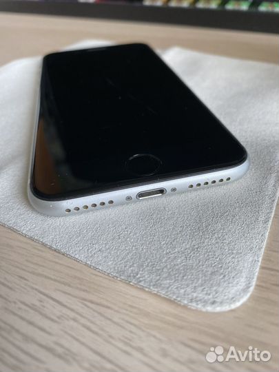 Apple iPhone se 2020