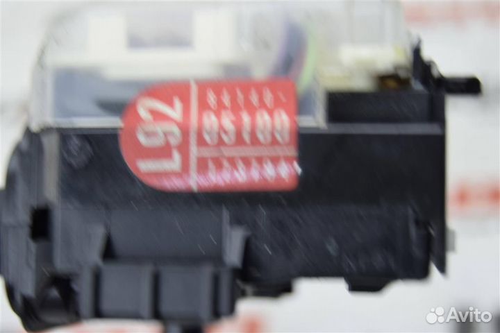 Переключатель подрулевой поворотников Тойота Авен