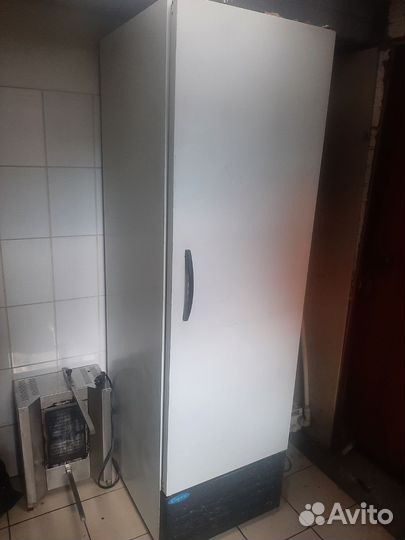 Холодильник для кафе