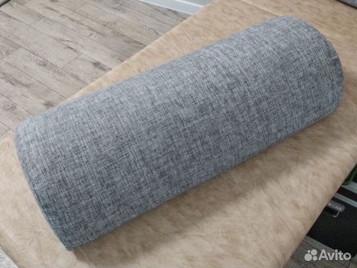 Подушка - валик новая