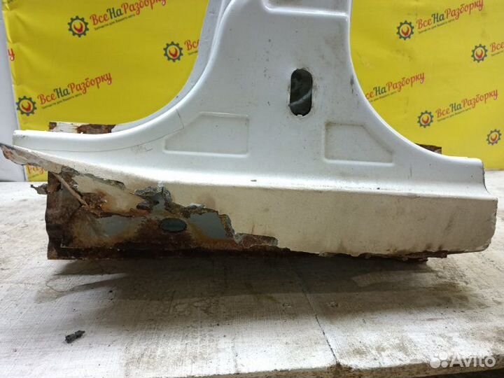 Центральная стойка кузова левая Ford Focus 2