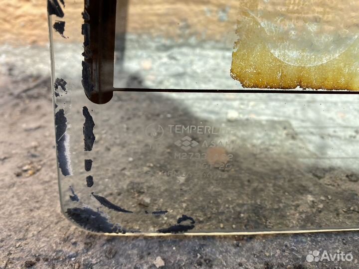 Заднее лобовое стекло