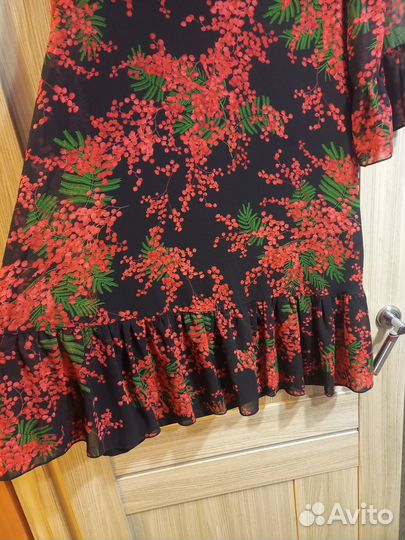 Платье чёрное в рябинку