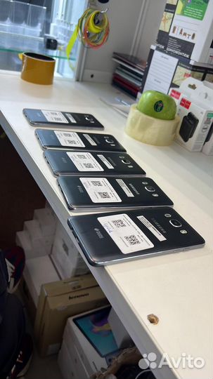 Телефон Samsung j5