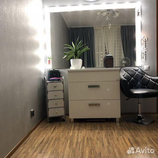 Зеркало с подсветкой в хорошем состоянии 1,65/1,8