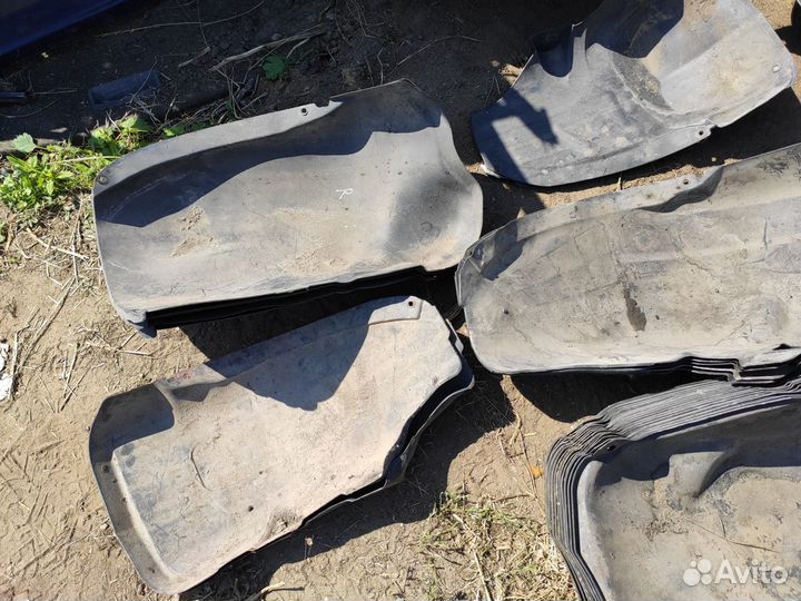 Подкрылки задние на все кузова Opel Astra H