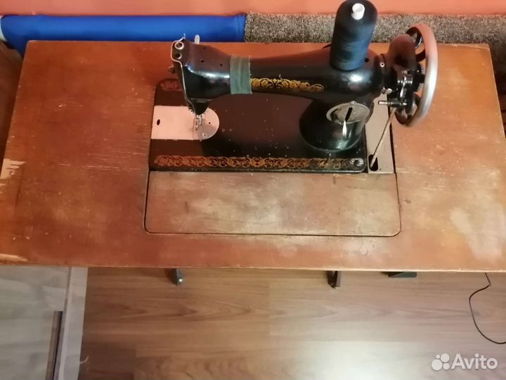Швейная машинка подольская ножная