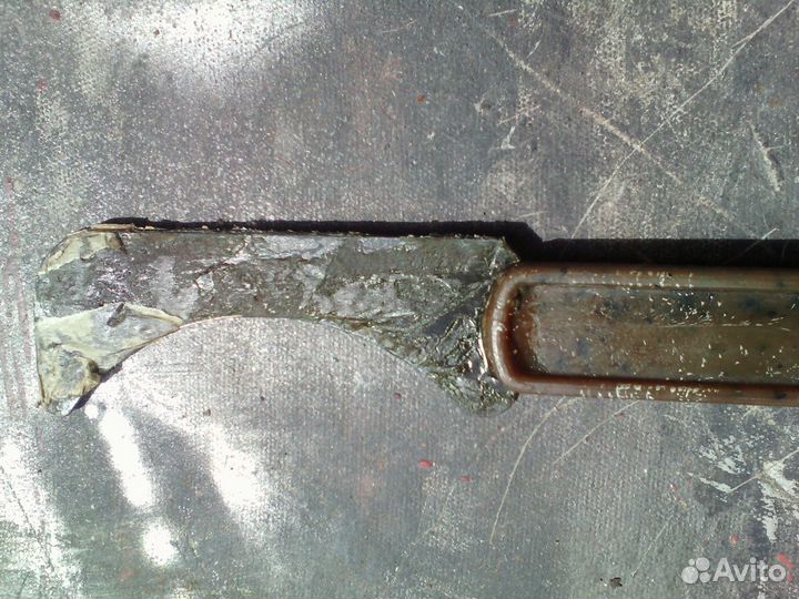 Нож хозяйственный для ошкуривания