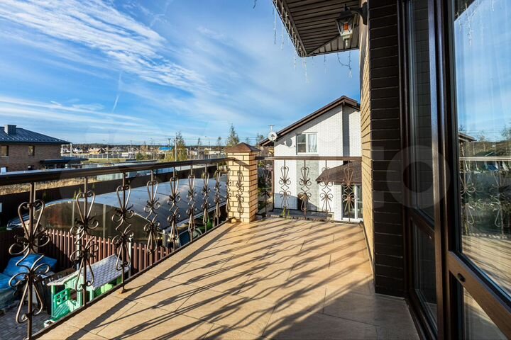 Дом 250 м² на участке 9 сот.