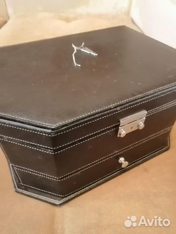 Шкатулка для ювелирных украшений