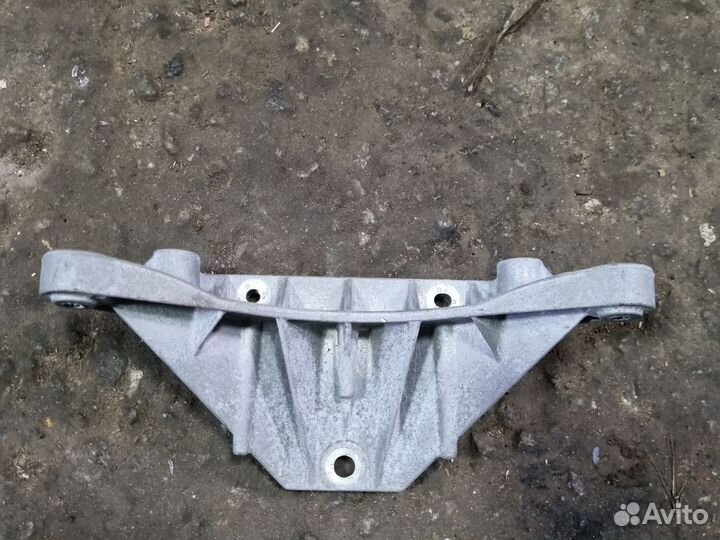 Кронштейн распорок BMW X5 F15 бмв Х5 Ф15