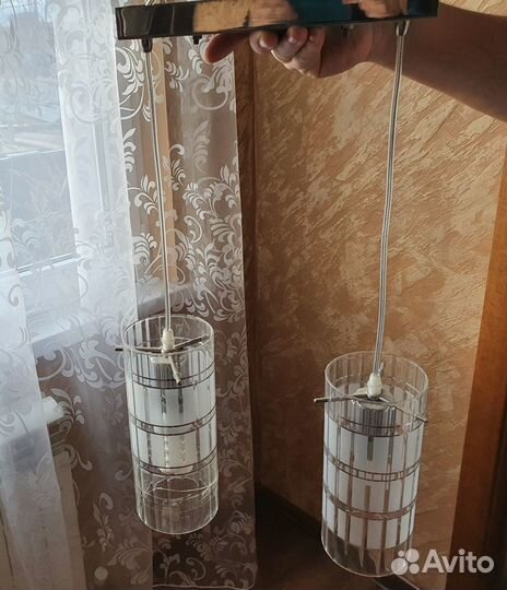 Продам люстру