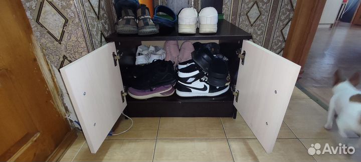 Вешалка с тумбой