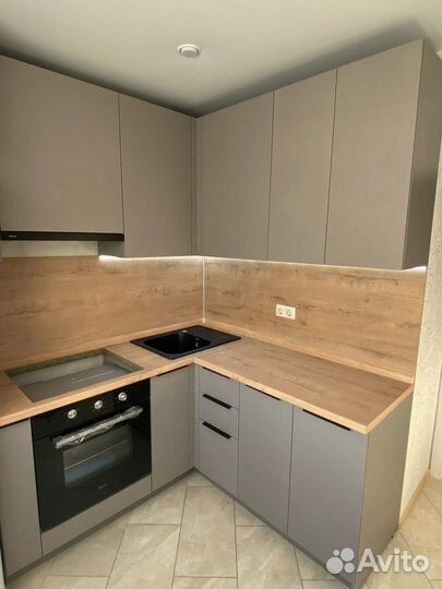 Кухня угловая в хрущевку на заказ