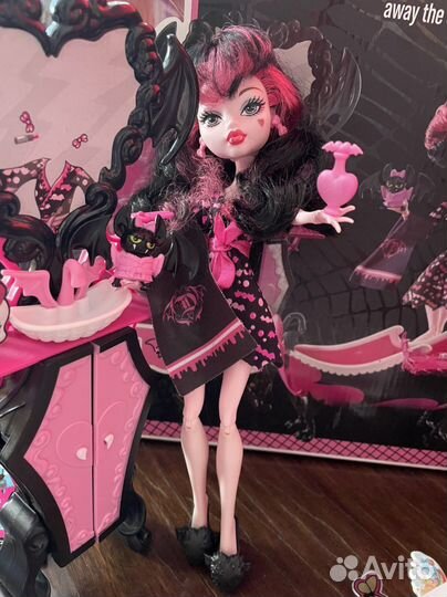 Кукла Монстер Хай набор Ванная комната Дракулауры