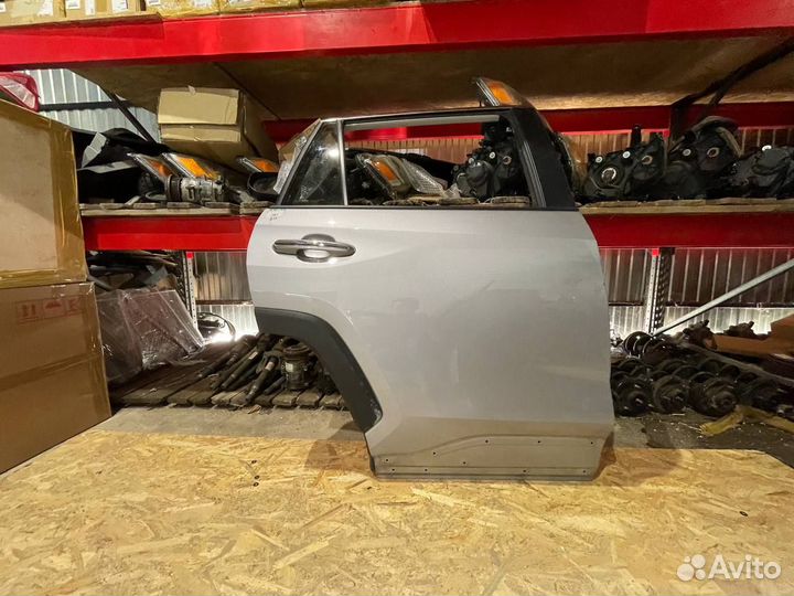 Задняя правая дверь Тойота Рав 4 50