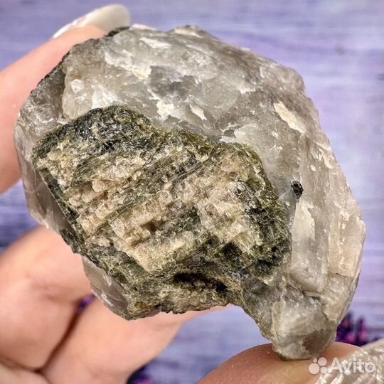 Турмалин полихромный, кварц